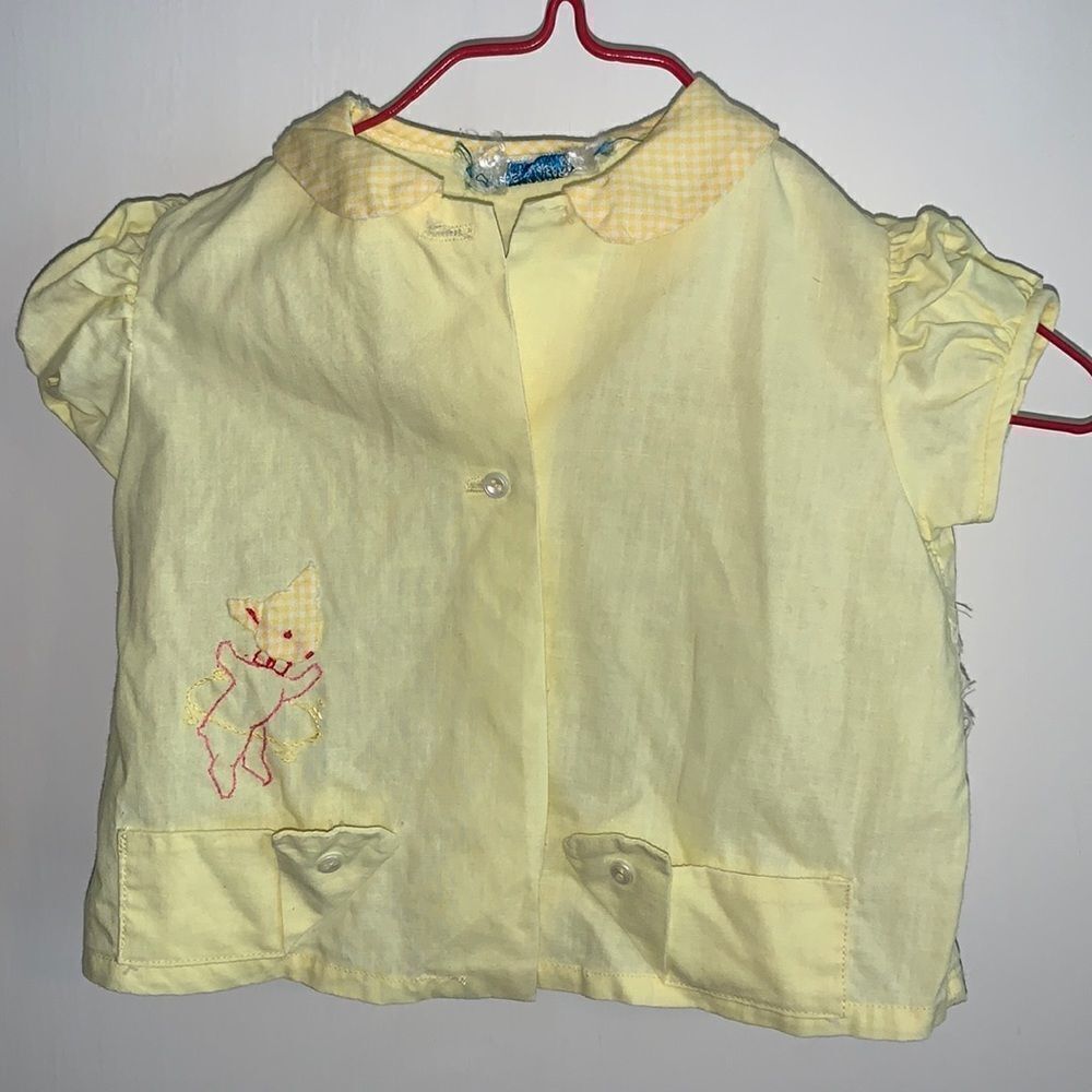 ‎Vtg yellow little girl short sleeved shirt